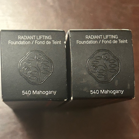 Shiseido Radiant Lifting foundation 540 Mahogany - Picture 2 of 2